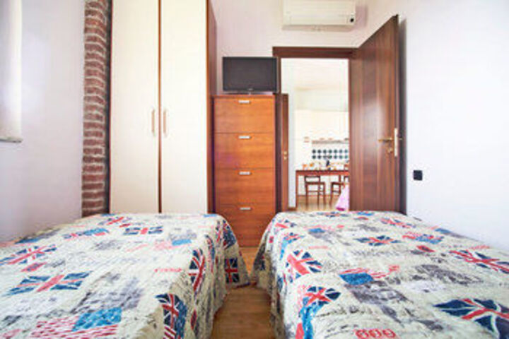 Room 132 of 320