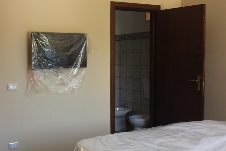 Room 14 of 14