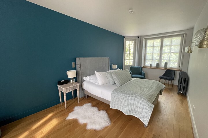 Room 6 of 50