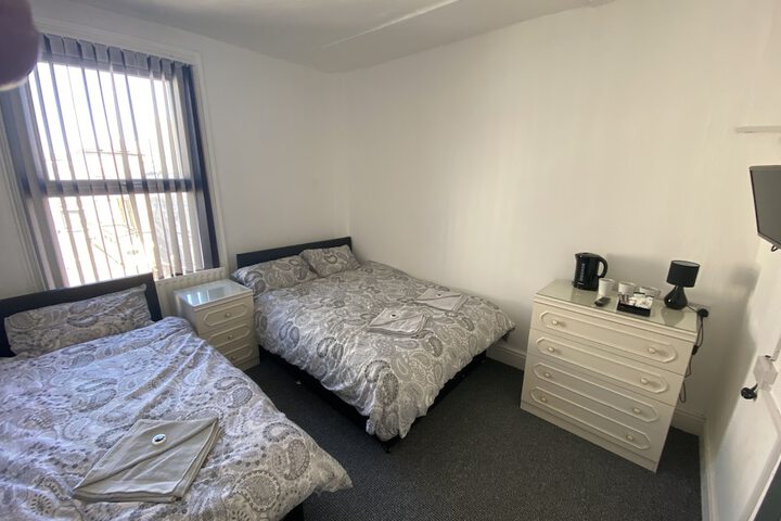 Room 6 of 32