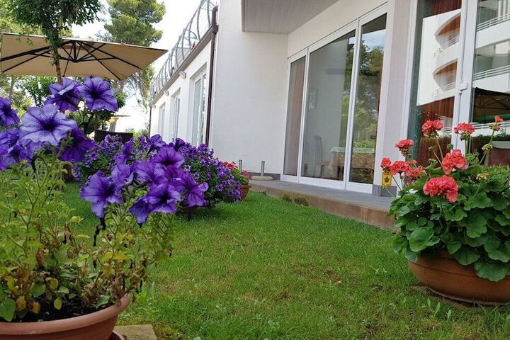 Hotel Exterior 44 of 45