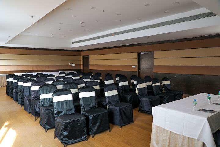 Ballroom/Hall 33 of 35