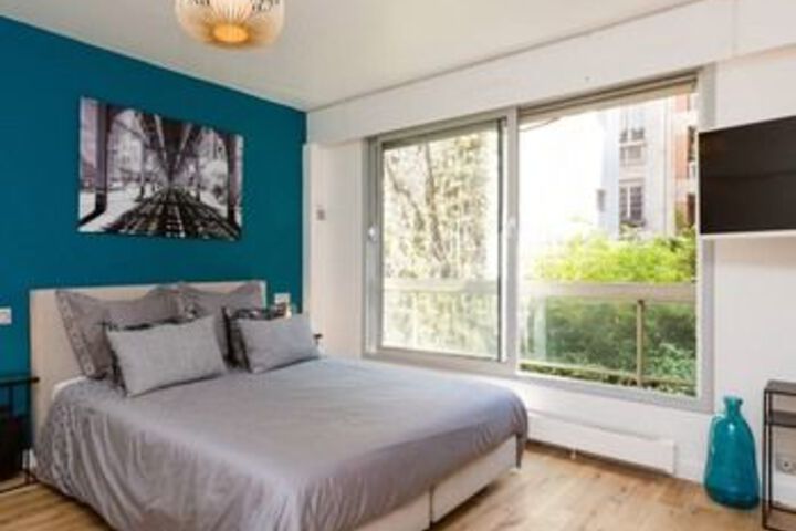 Room 6 of 15