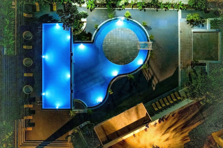 Pool 25 of 51