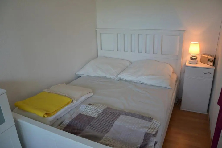 Room 5 of 10