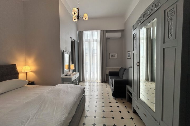Room 8 of 24