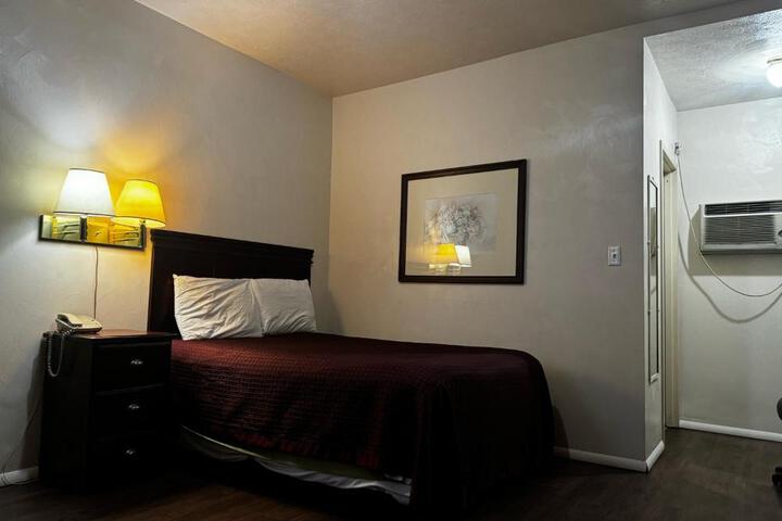 Economy Room 1 Double Bed (13 of 16)