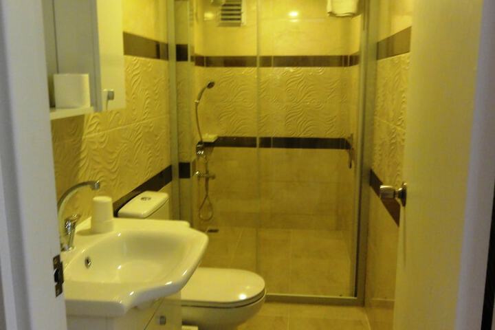 Room 35 of 61