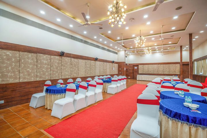 Ballroom/Hall 154 of 167