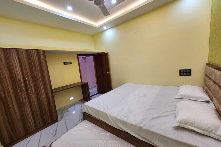 Room 9 of 14