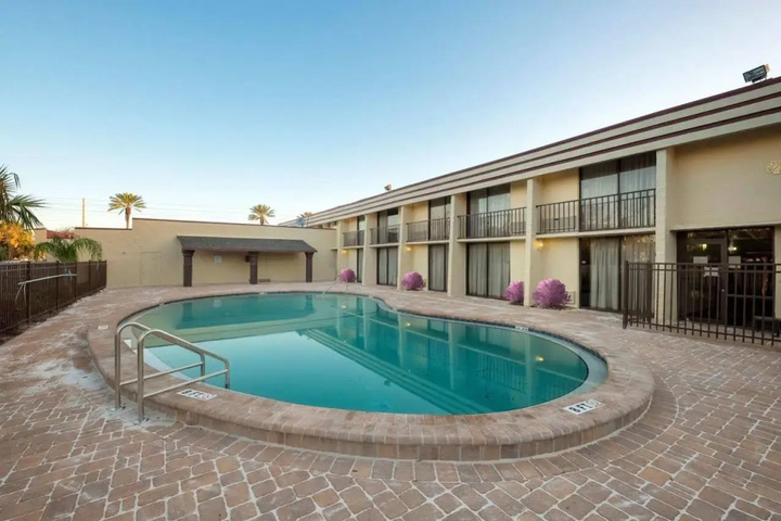 Hotel with Pool