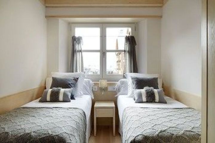 Room 6 of 19