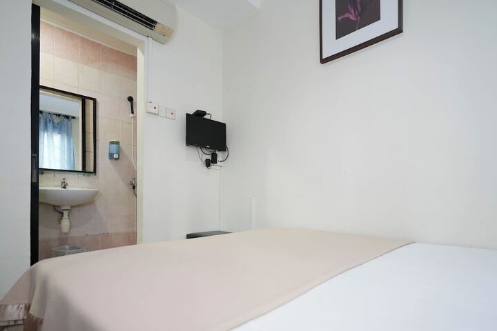 Room 11 of 43