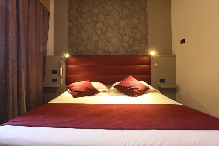 Room 14 of 35