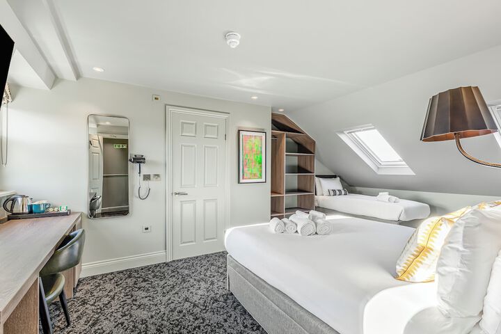 Room 2 of 57
