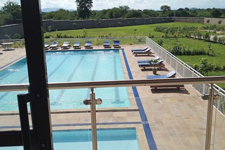Pool 14 of 39