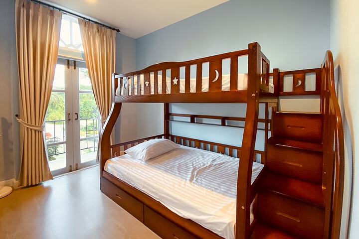 Room 46 of 137