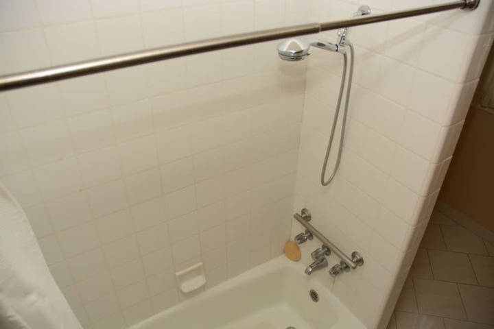 Room 165 of 252