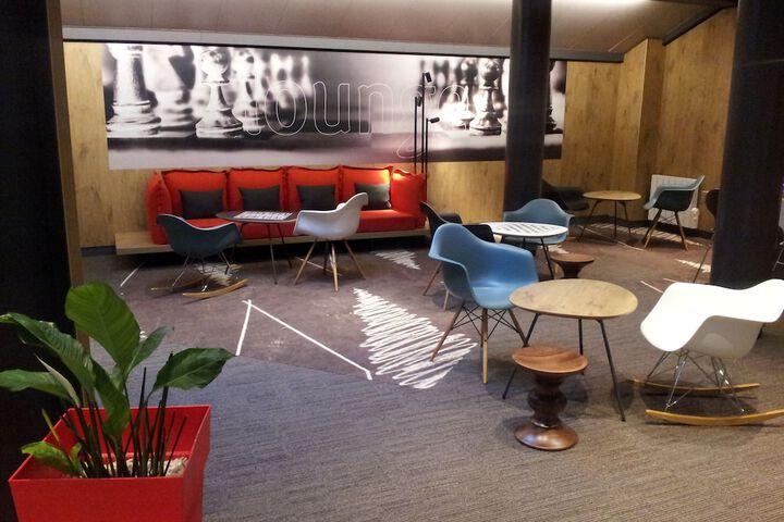 Guest Lobby