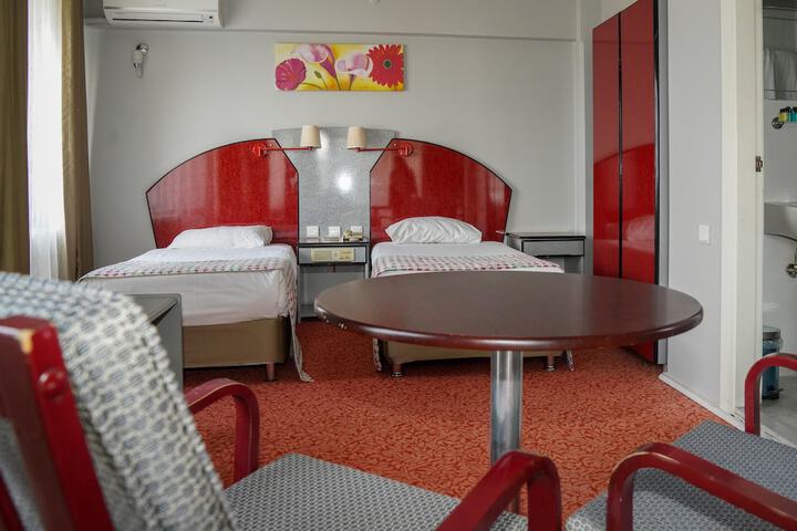 Room 8 of 24