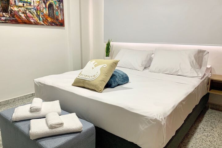 Room 8 of 18