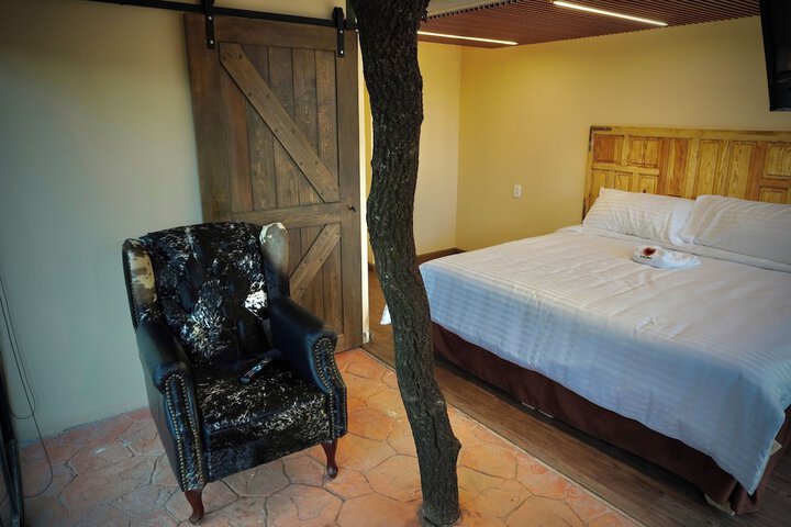 Room 5 of 28