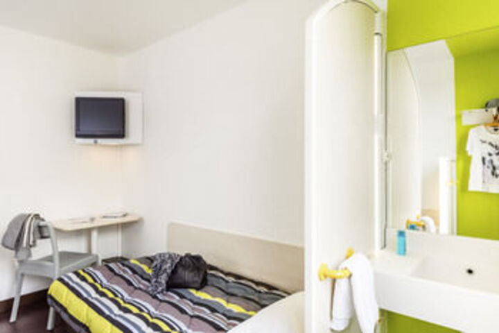Room 5 of 15