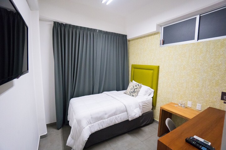 Room 18 of 37