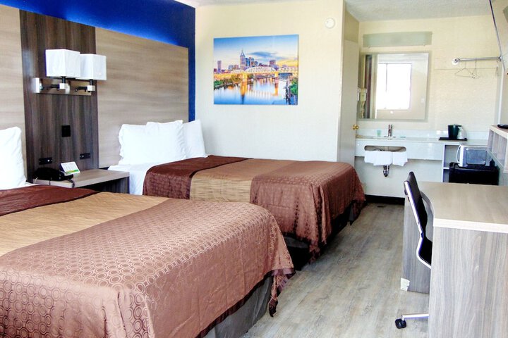 2 Double Beds (11 of 11)