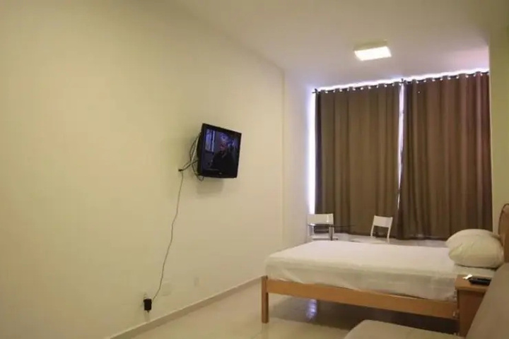 Room 6 of 11