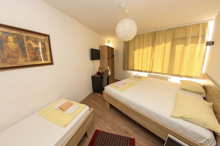 Room 40 of 73