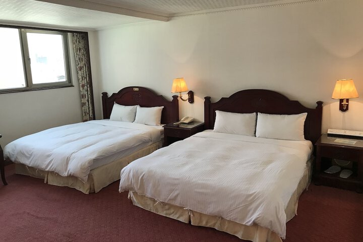 Room 9 of 44