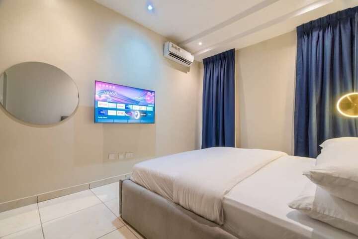 Room 8 of 31