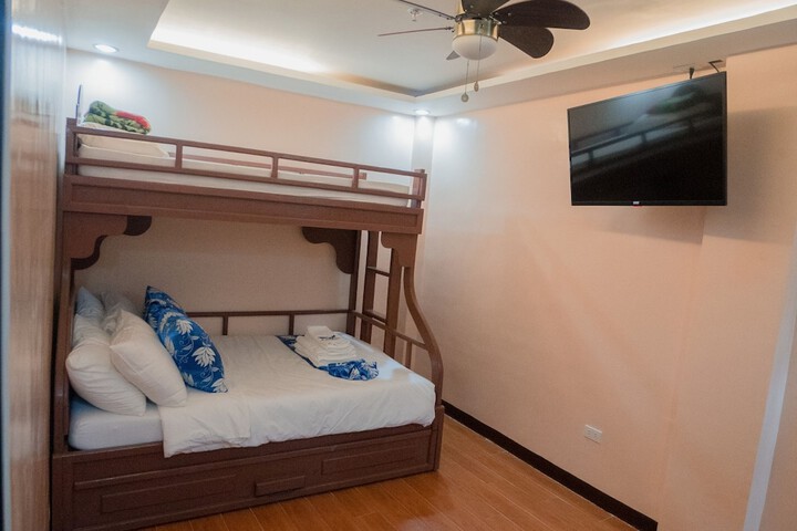 Room 34 of 80