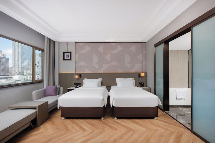 Room 30 of 115