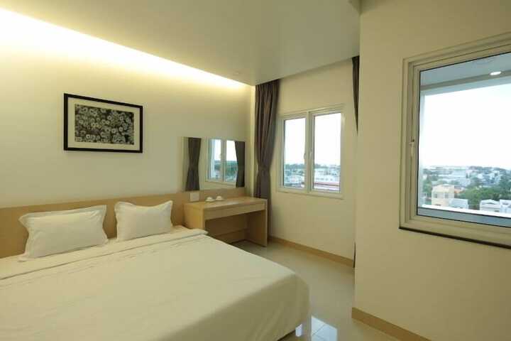 Room 15 of 33