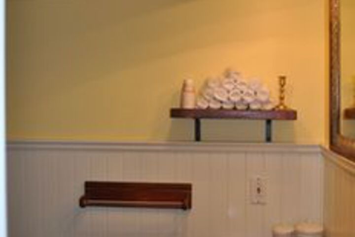 Room 4 of 25