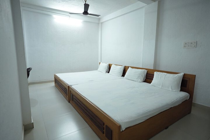 Room 7 of 28