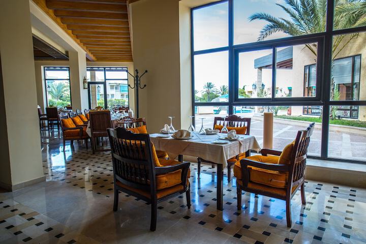 Dining 62 of 82