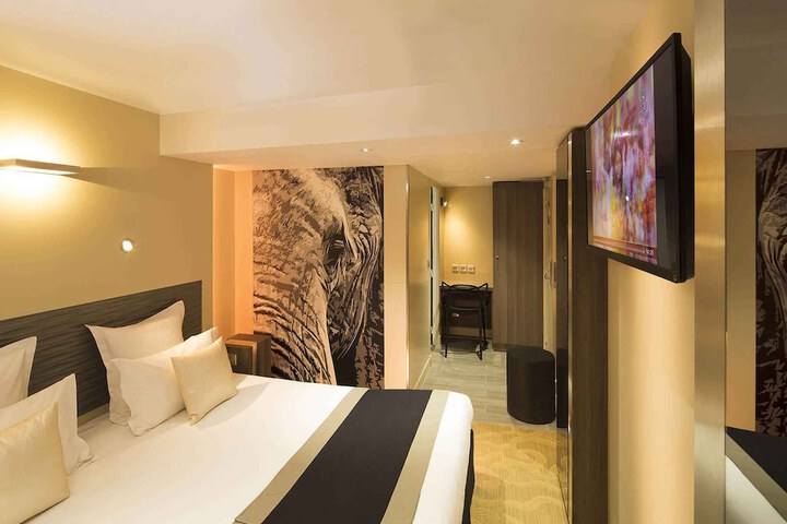 Room 12 of 74