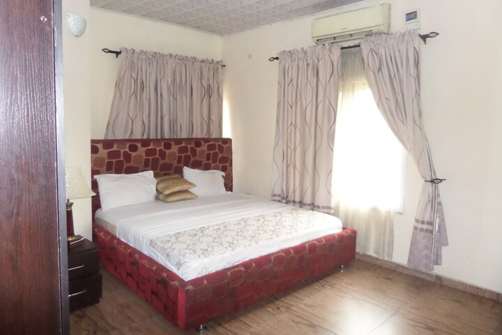 Room 12 of 26