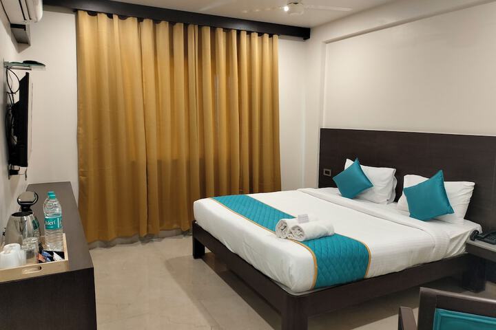 Room 15 of 36