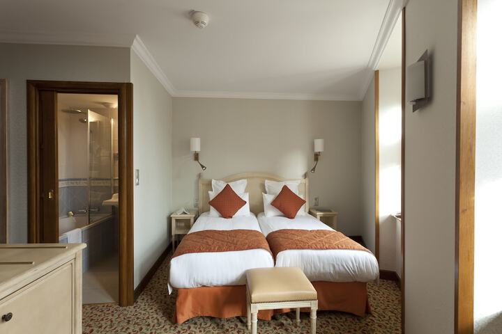 Room 5 of 29