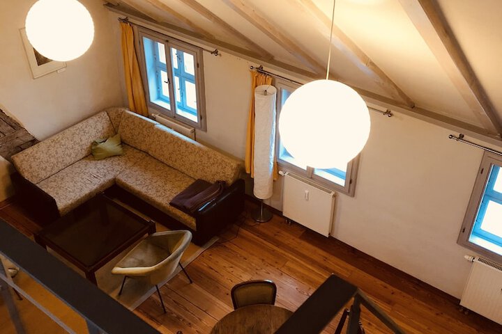 Room 52 of 174