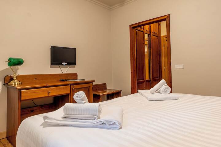 Room 4 of 38
