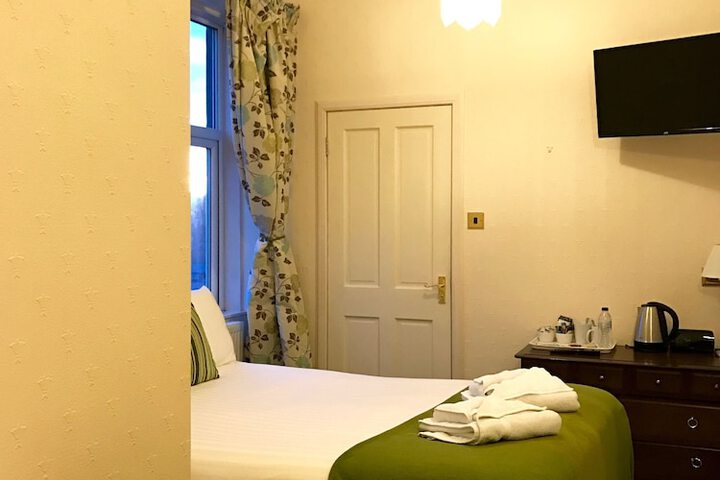 Room 14 of 35