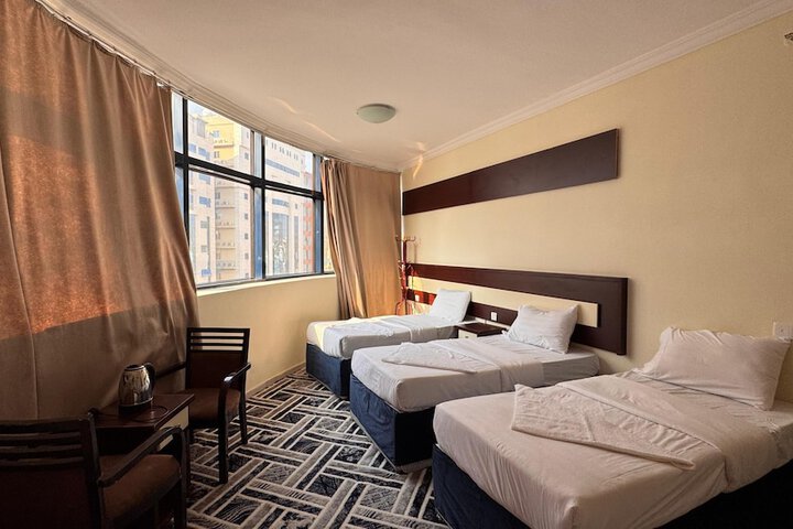 Room 5 of 12