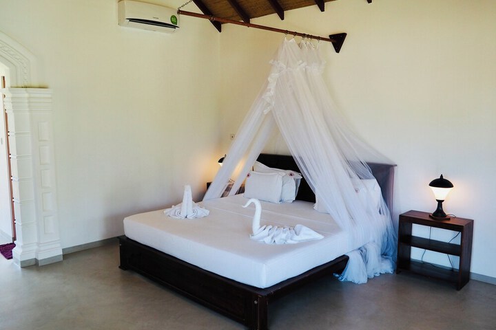 Room 4 of 29