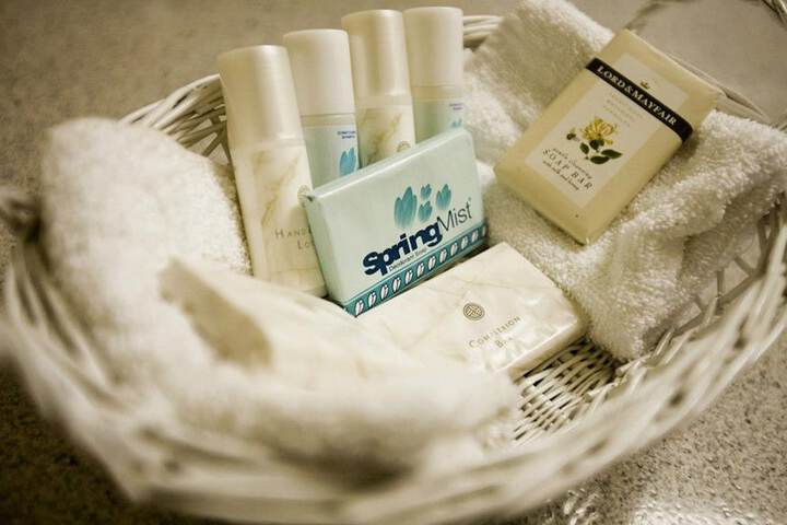 Bathroom amenities