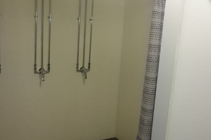 Room 51 of 96